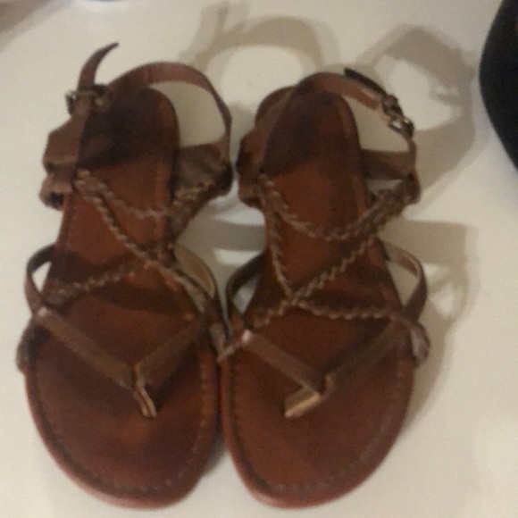 Huaraches - Picture 1 of 3